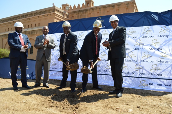 Meropa_Sun_Hotel_Sod_Turning