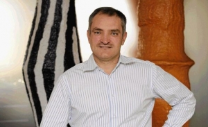 Des de Beer Resilient